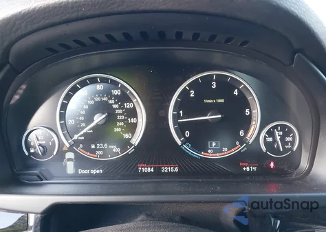 2018 BMW X5 xDrive35D z USA, uszkodzony, nr VIN 5UXKS4C50J0Y18166